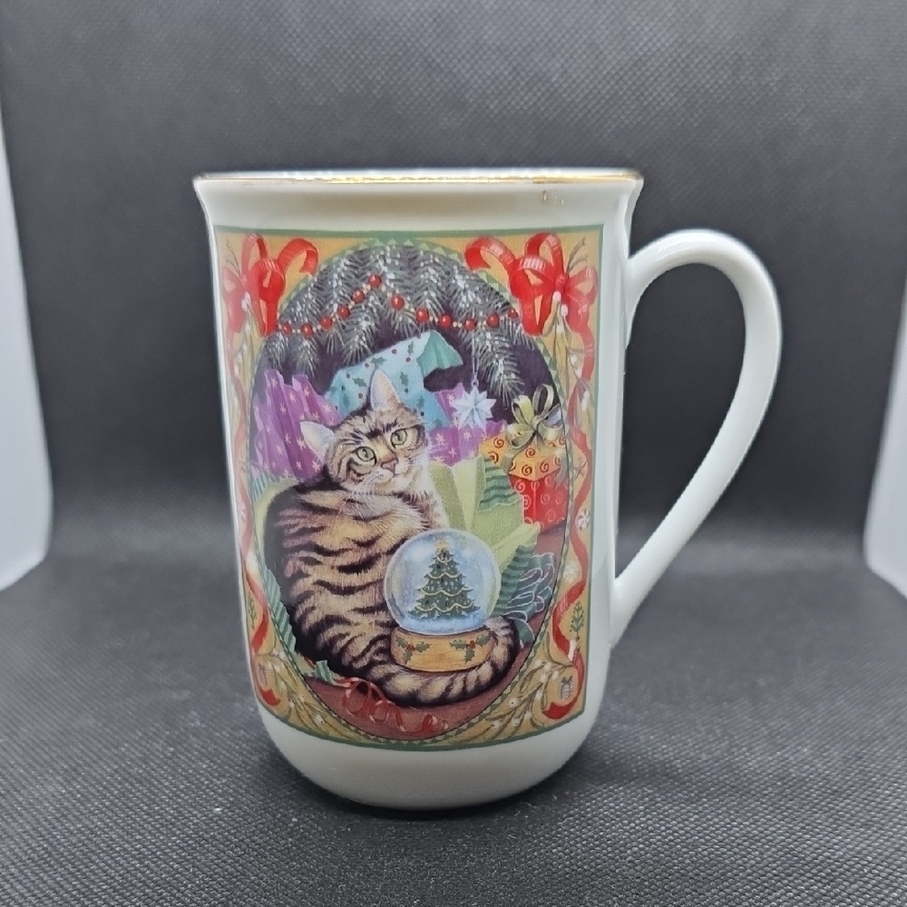 Russ Holiday Cat Mug with Red and Green Accents - Picture 3 of 4